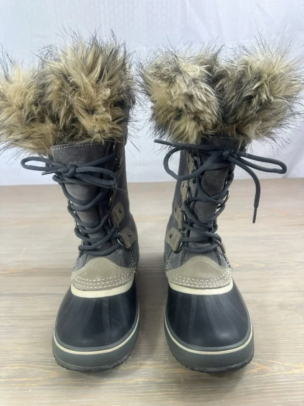 SOREL Grey Joan of Arctic Waterproof Women’s Boots 8 READ